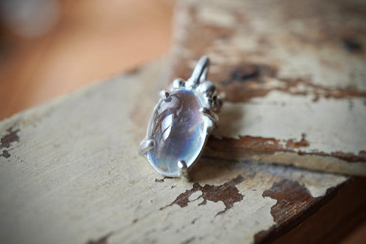 レインボームーンストーンのペンダントトップ